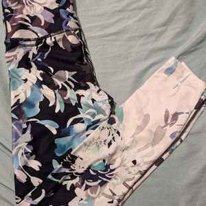 Athleta XS print yoga pants